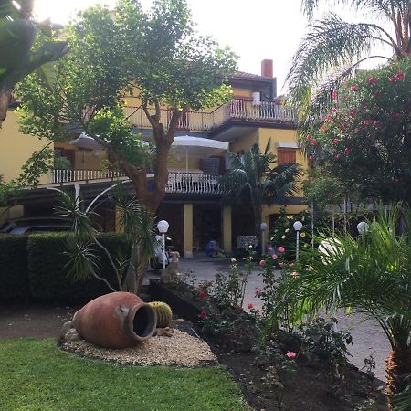 Casa Delle Rose Villa คาตาเนีย ภายนอก รูปภาพ